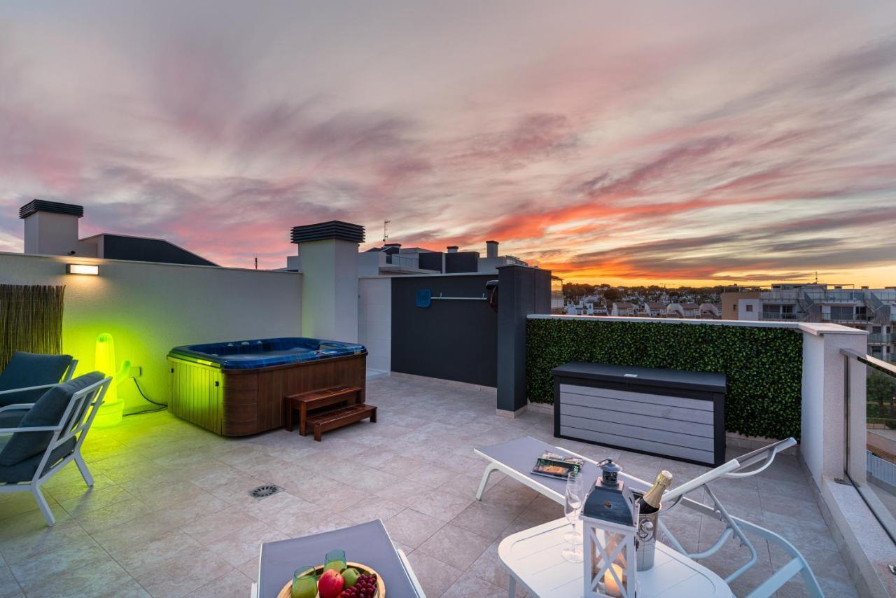 La Zenia Cocoon - Luxury Penthouse With Jacuzzi, 2 Pools, Indoor Heated Pool, Sauna, Gym, Playstation Appartement Dehesa de Campoamor  Buitenkant foto