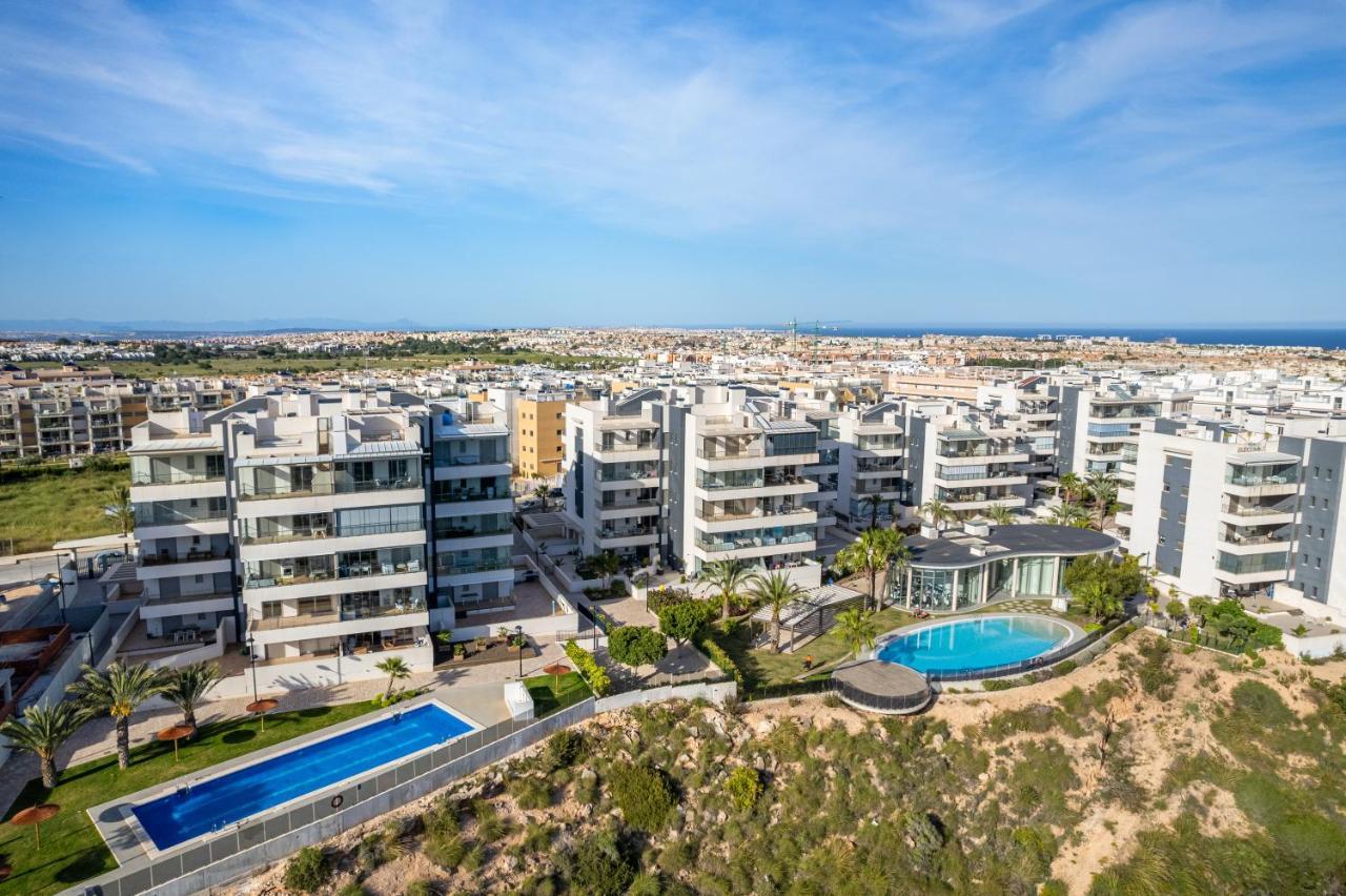 La Zenia Cocoon - Luxury Penthouse With Jacuzzi, 2 Pools, Indoor Heated Pool, Sauna, Gym, Playstation Appartement Dehesa de Campoamor  Buitenkant foto