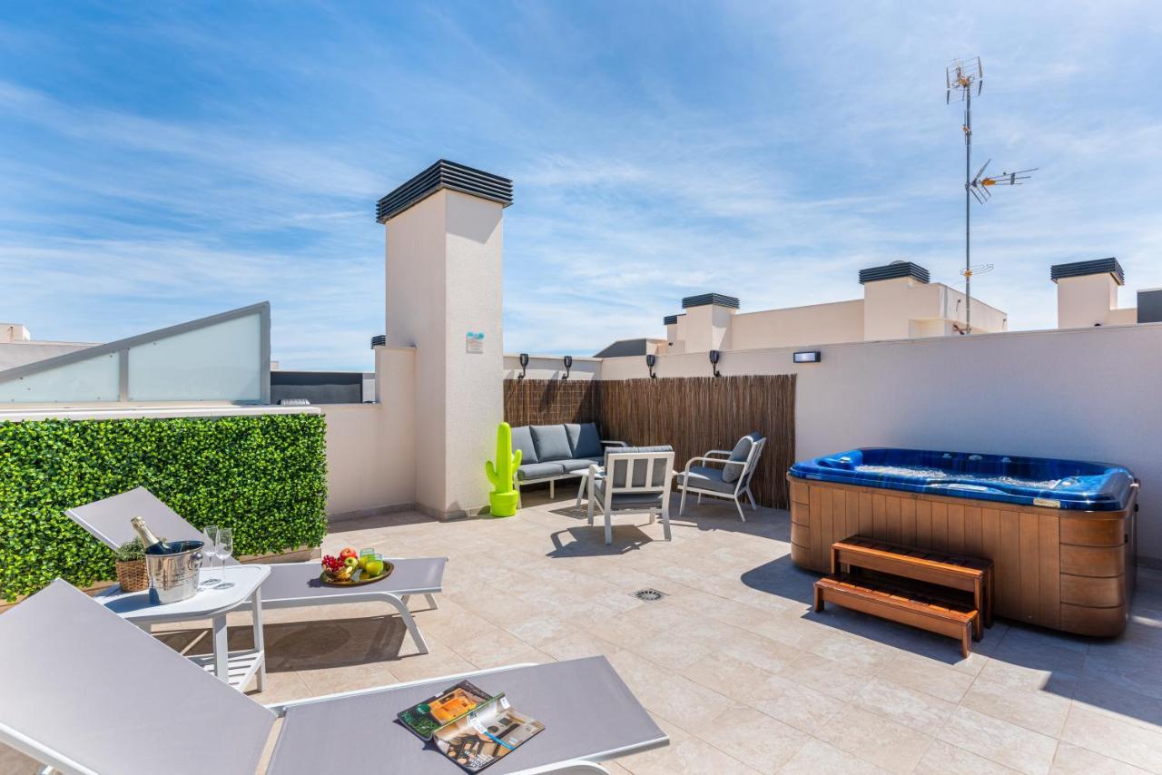 La Zenia Cocoon - Luxury Penthouse With Jacuzzi, 2 Pools, Indoor Heated Pool, Sauna, Gym, Playstation Appartement Dehesa de Campoamor  Buitenkant foto