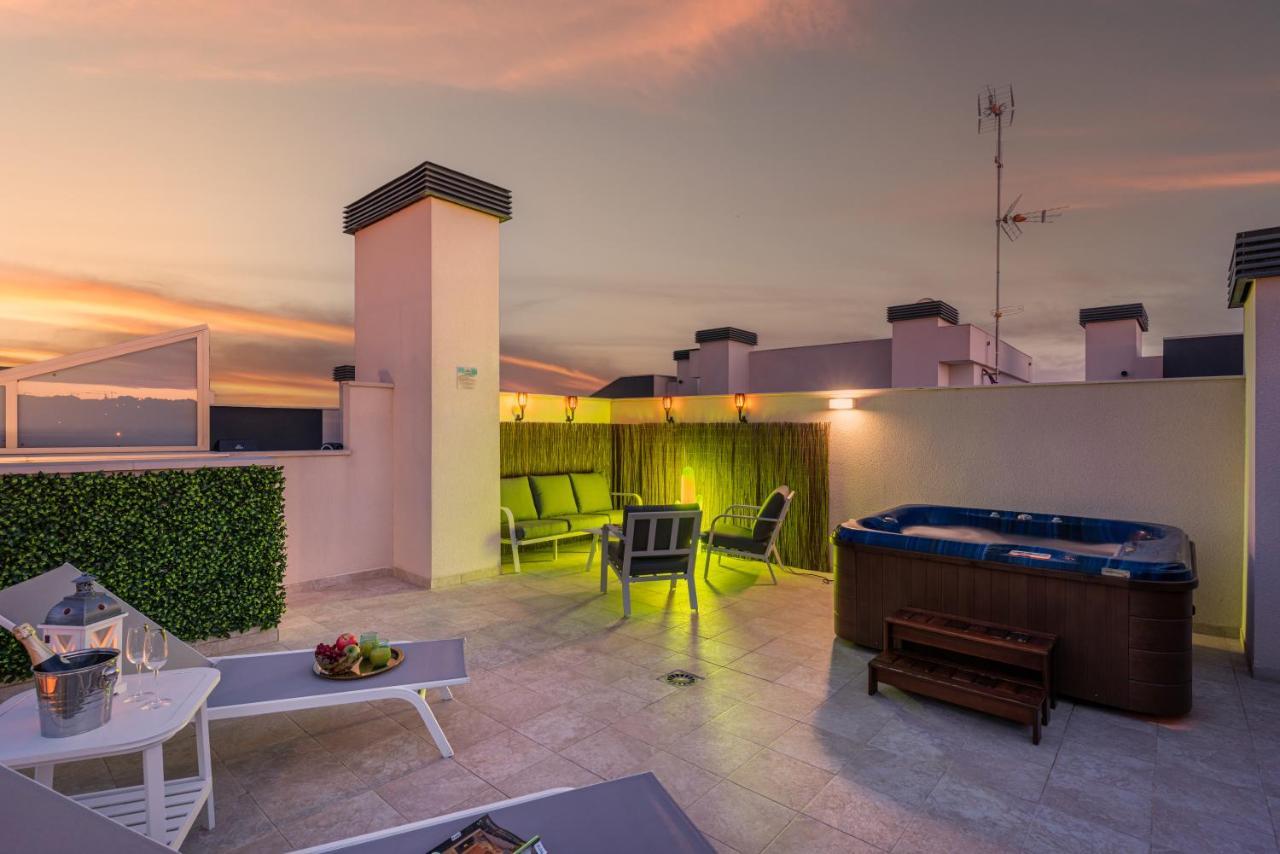 La Zenia Cocoon - Luxury Penthouse With Jacuzzi, 2 Pools, Indoor Heated Pool, Sauna, Gym, Playstation Appartement Dehesa de Campoamor  Buitenkant foto